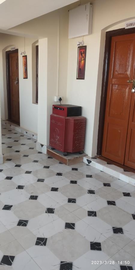 Bhuban Heritage Inn Puri Buitenkant foto